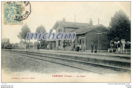 CPA   89    VERNOY LA GARE  ANIMATION TRAIN       PARFAIT ETAT - Venoy