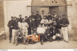 CPA THEME  MILTARIA  14/18    CARTE PHOTO  Groupe De Soldats - War 1914-18