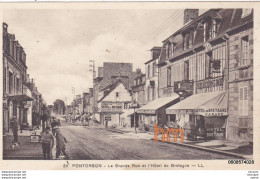 CPA  50  PONTORSON  Grande  Rue  Et Hotel De  Bretagne - Pontorson