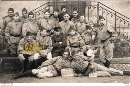 C P A -  THEME - MILITARIA - CARTE PHOTO  -  Groupe De  Militaires - Guerre 1914-18