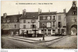 CPA 77   TOURNAN  PLACE DE L' HOTEL DE VILLE  PARFAIT ETAT - Tournan En Brie