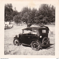 AUTOMOBILE AUSTIN 1933 PRISE EN NOIR ET BLANC EN 1967 - Coches