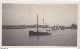 CALVADOS OUISTREHAM PORT ET BATEAUX 1930 - Boats