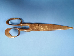 Grande Paire De Ciseaux Ancienne Acier Drapier Couturier Travail Du Cuir - Ancient Tools
