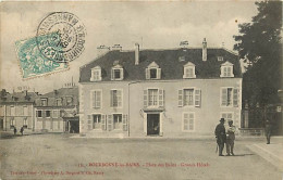52 - Bourbonne Les Bains - Place Des Bains - Grands Hotels - Animée - Oblitération Ronde De 1905 - CPA - Voir Scans Rect - Bourbonne Les Bains