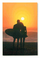Couples - Surf - Coucher De Soleil - CPM - Carte Neuve - Voir Scans Recto-Verso - Koppels