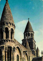 86 - Poitiers - L'Eglise Notre Dame La Grande - Le Clocher Central Et Les Clochetons Couronnés De Flèches Coniques - Car - Poitiers