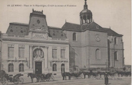 CPA  LE MANS - Place De La République, Crédit-Lyonnais Et Eglise De La Visitation - Le Mans