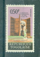 REPUBLIQUE DU TOGO - N°355* MH Trace De Charnière SCAN DU VERSO - 2°anniversaire De L'Indépendance. - Togo (1960-...)