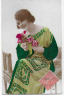 Carte Fantaisie Portrait Femme Bouquet De Fleurs Edit. N° 821 CPA Circulée 1928 - Mujeres