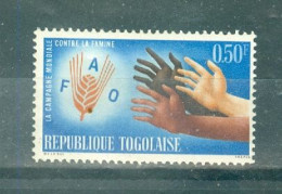 REPUBLIQUE DU TOGO - N°377* MH Trace De Charnière SCAN DU VERSO - Campagne Mondiale Contre La Faim. - Togo (1960-...)