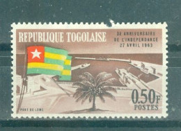 REPUBLIQUE DU TOGO - N°381* MH Trace De Charnière SCAN DU VERSO - 3°anniversaire De L'Indépendance. - Togo (1960-...)