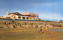 R071622 The Beach Club. Eastoke Beach. Hayling Island. 1966 - Monde