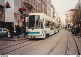 Photo Originale Tramway Tram N°904 Pour Solaure TWS De SAINT ETIENNE Hôtel De Ville Le 9 Avril 1992 Société Générale - Trenes