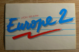 RADIO : AUTOCOLLANT EUROPE 2 LYON - Stickers