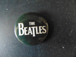 Badge " The Beatles " 2006 - Objetos Derivados