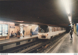 Photo Originale METRO De MARSEILLE Station National Le 20 Avril 1989 Cliché BAZIN - Treinen