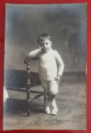 PH - Ph Original - Portrait D'un Garçon Posant Comme Un Dandy à Côté D'une Chaise 1912 - Anonyme Personen