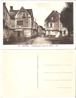 77 - PROVINS - Vieilles Maisons Place Du Chatel    - Provins
