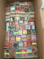 ENVIRON  500   BOTTES  De  50 Ou  100   TIMBRES Chacune  De   DIVERS PAYS - PETITS & GRAND FORMATS - OBLITERES - Lots & Kiloware (mixtures) - Min. 1000 Stamps