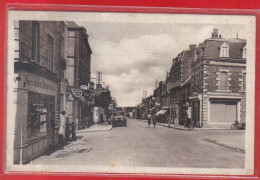 Delcampe - Carte Postale 61. Briouze  Garage Renault  Rue De Flers Très Beau Plan - Briouze