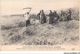 CAR-AALP4-BELGIQUE-0340 - PREMIERES PHOTOGRAPHIES DE LA GUERRE ,Paysan Belge Continuant Sa Moisson Pres De La Zone  - Other & Unclassified