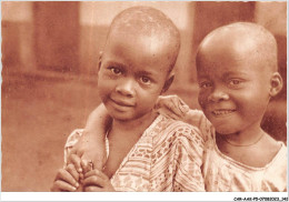 CAR-AAKP5-CAMEROUN-0540 - Petites Jumelles Orphelines Recueilles Par La Mission D'Omvan - Cameroun