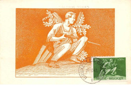 1945 - Carte Maximum - N°151311 - Belgique - Homme Tenant Un Fusil - Fond Orange - Cachet - Bruxelles - Other & Unclassified