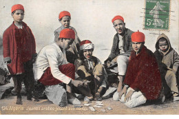 Algérie - N°63420 - Alger - Jeunes Arabes Jouant Aux Cartes - Alger