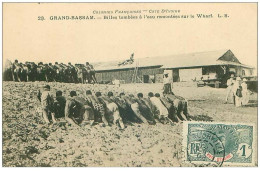 COTE D'IVOIRE.n°31169.GRAND BASSAM.BILLES TOMBEES A L'EAU REMONTEES SUR LE WHARF - Côte-d'Ivoire