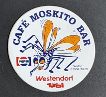AUTOCOLLANT CAFÉ MOSKITO BAR - WESTEDORF TIROL - AUTRICHE OSTERREICH AUSTRIA - MOUSTIQUE - PEPSI - Adesivi