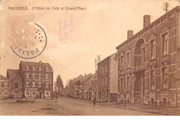 Belgique - N°68791 - PALISEUL - L'Hôtel De Ville Et Grand'Place - Paliseul
