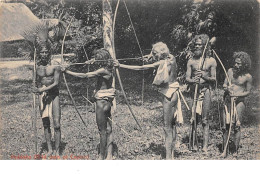 Sri Lanka - N°67653 - Veddahs (Wild Men Of Ceylan) - Hommes Tirant Avec Des Arcs - Sri Lanka (Ceylon)