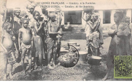 Guinée Française - N°73883 - CONAKRY - A La Fontaine - Französisch-Guinea