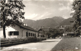 Deggendorf, Dorfstrasse Mit Kindergarten - Deggendorf