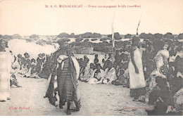 Madagascar - N°77363 - Danse Accompagnant Le Bilo (sacrifice) - Madagascar