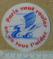 AUTOCOLLANT PARIS VEUT ROULER - ON VA TOUS L'AIDER - Stickers