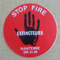 AUTOCOLLANT STOP FIRE EXTINCTEURS NANTERRE - ANCIEN - Adesivi