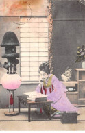 CHINE - SAN36348 - Cachet Tientsin - En L'état - Carte Japonaise - Geisha Lisant Un Livre - Chine