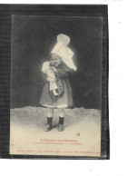 14-COSTUMES Et COIFFES De NORMANDIE- BEAU Portrait D'une " JEUNE MERE Et Sa POUPEE " - Autres & Non Classés