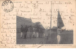 SENEGAL - SAN39389 - Le Salut Au Drapeau Dans Un Post Frontière - En L'état - Sénégal