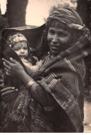 Afrique - N°83204 - Femme Portant Un Enfant Dans Les Bras - Carte Photo à Localiser - Unclassified