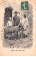 ALGERIE - SAN53878 - Types Arabes - Enfants Avec Un Mouton - Enfants