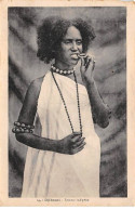 MADAGASCAR - SAN53901 - Djibouti - Femme Indigène - En L'état - Trouée - Madagascar