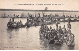 SENEGAL - SAN56381 - Afrique Occidentale - Pirogues De Pêche Sur Un Fleuve - Sénégal