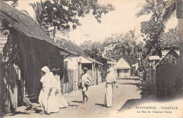 MADAGASCAR - SAN56563 - Tamatave - La Rue De L'Amiral Pierre - Madagaskar