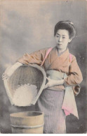 JAPON - SAN48189 - Femme Tenant Un Panier - Sonstige & Ohne Zuordnung