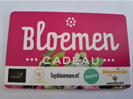 CADEAU   GIFT CARD  /   FLOWERS   CARD    /   / NOT LOADED/  MINT CARD     ** 16690 ** - Tarjetas De Regalo