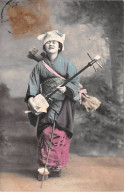 Japon - N°84609 - Jeune Femme En Kimono Jouant De La Guitare Japonaise - Carte Vendue En L'état - Otros & Sin Clasificación