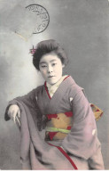 Japon - N°84596 - Jeune Femme En Kimono Assise - Carte Vendue En L'état - Andere & Zonder Classificatie
